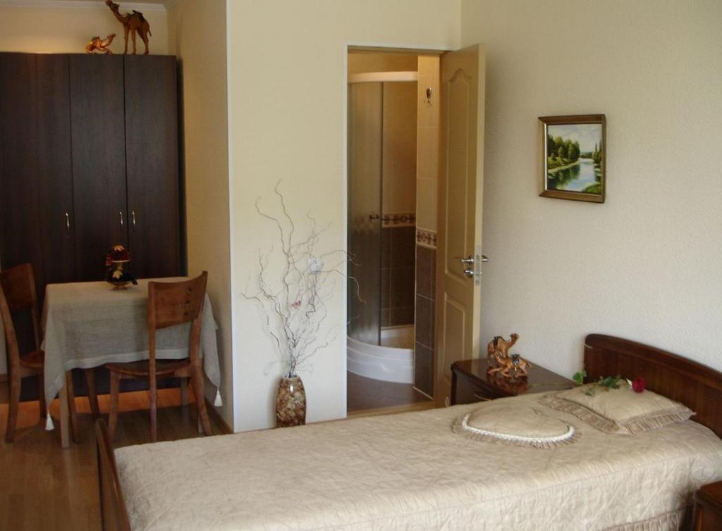 Sinay Hotel Poltava Phòng bức ảnh