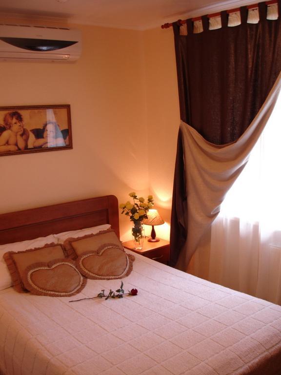 Sinay Hotel Poltava Ngoại thất bức ảnh